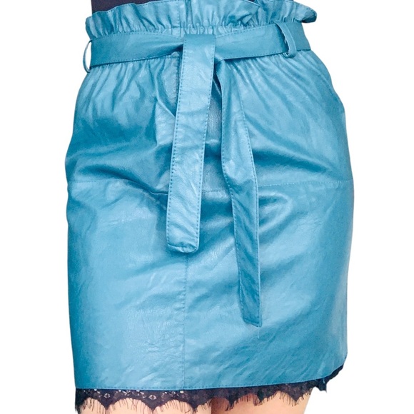 Made in Italy – Elegant Blue Faux Leather Skirt  Medium - Picture 6 of 12